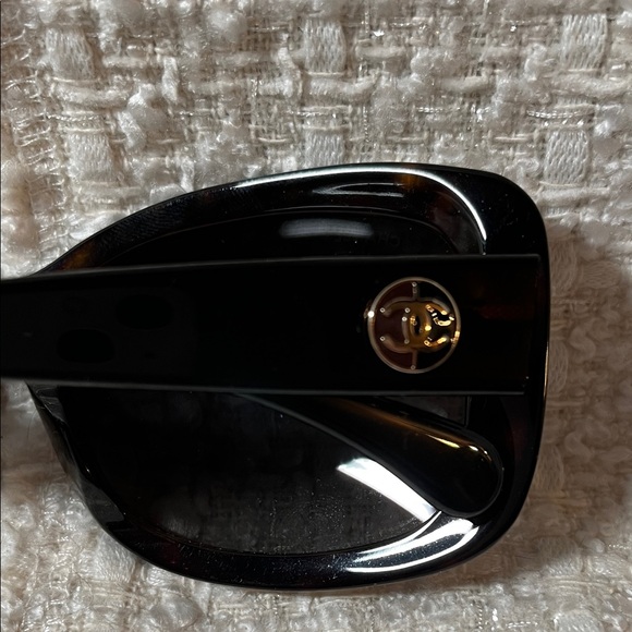 Authentic Chanel Tortoise & black temples Sunglasses 5322-A c.714/S8 polarized - Picture 4 of 6